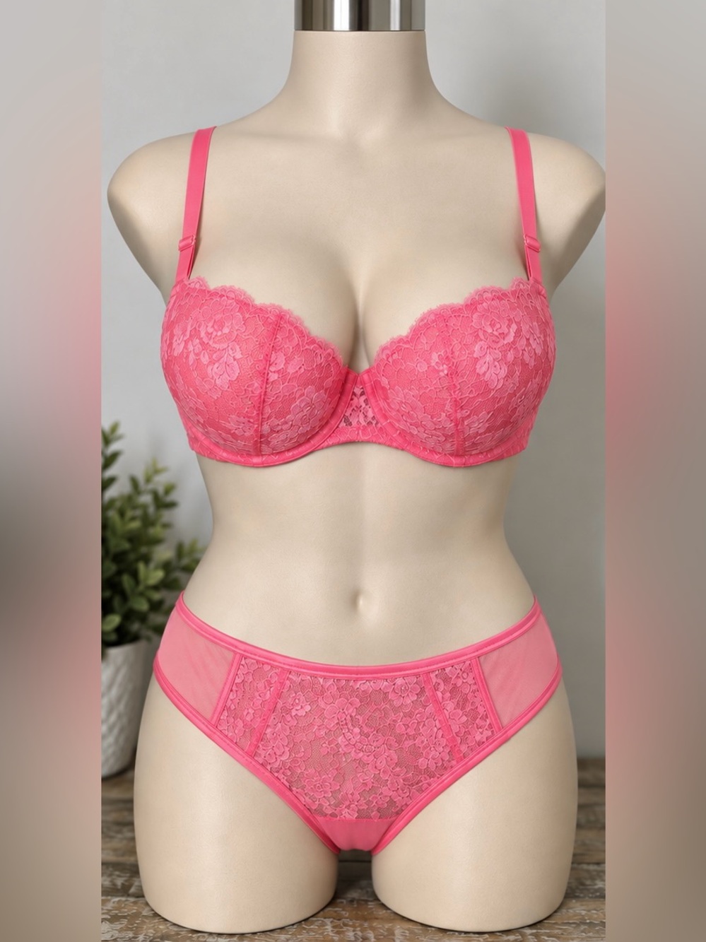 Cosabella Pink Lace Balconette Bra & Panty Set - Bra:34B & Panty: Small - NWT